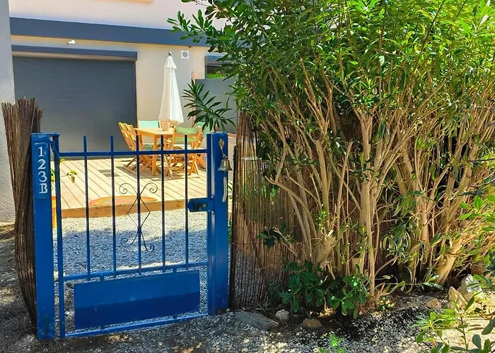 La Capte T2, A 2min De La Mer, Terrasse-wifi-parking Gratuit * Ιέρ